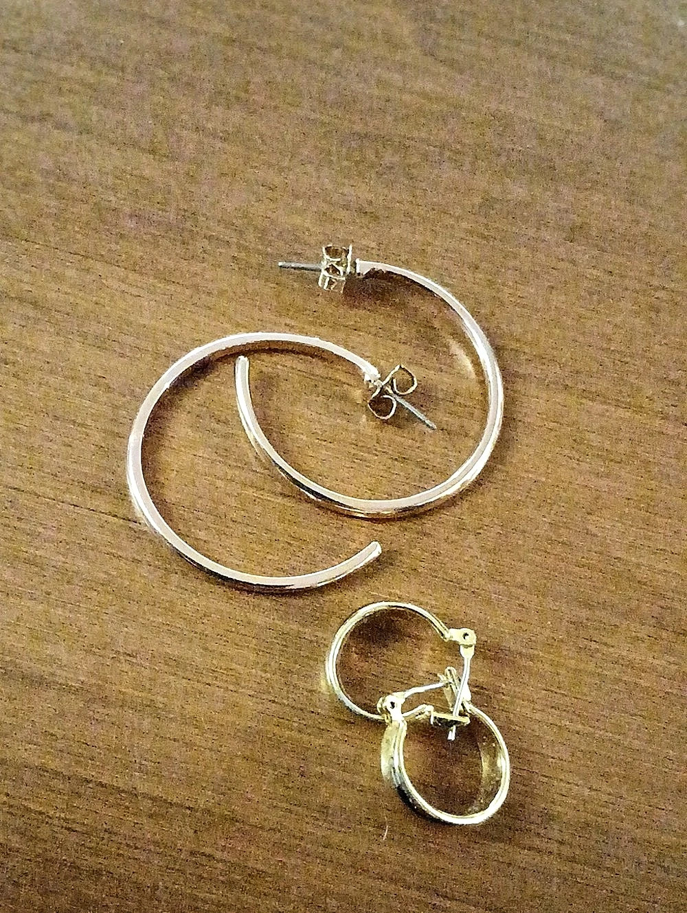 Vintage Avon Gold Tone Hoops 2 Pairs Stylish Great Shape !